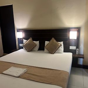 Chambre Budgétée Lit King-Size